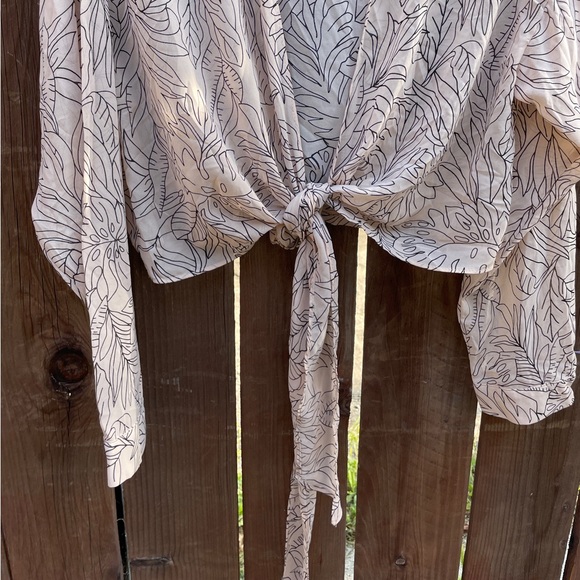 BLUSH | Women’s Sheer Plant Print Blouse NWT - Picture 4 of 8